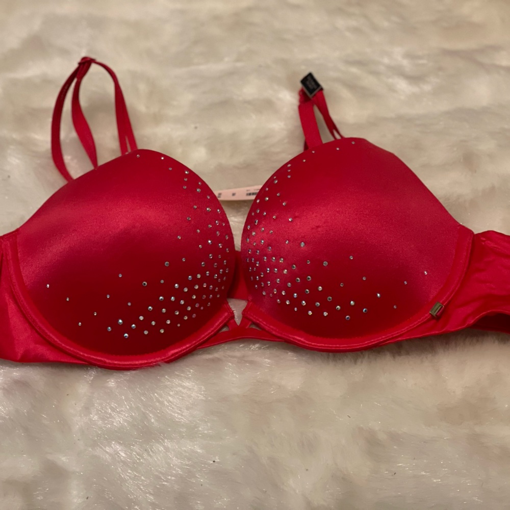 Brand New Victoria’s Secret Bra